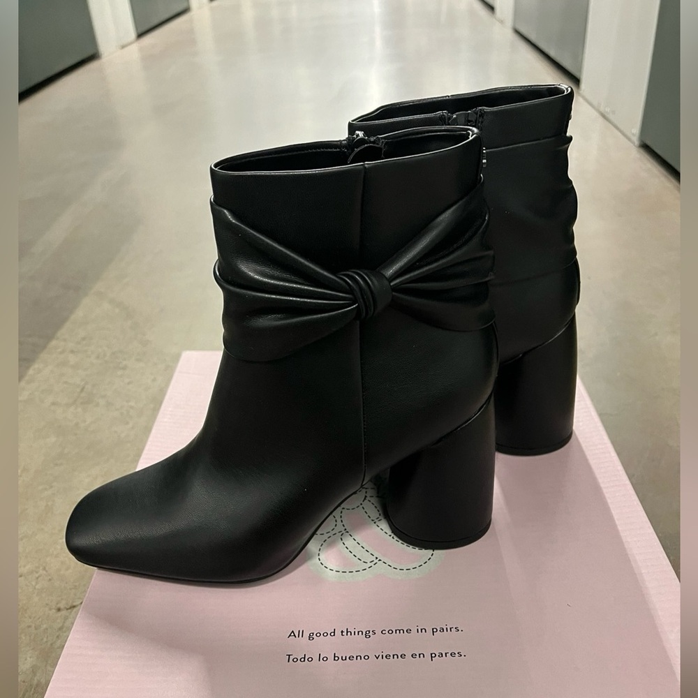 Heel booties
